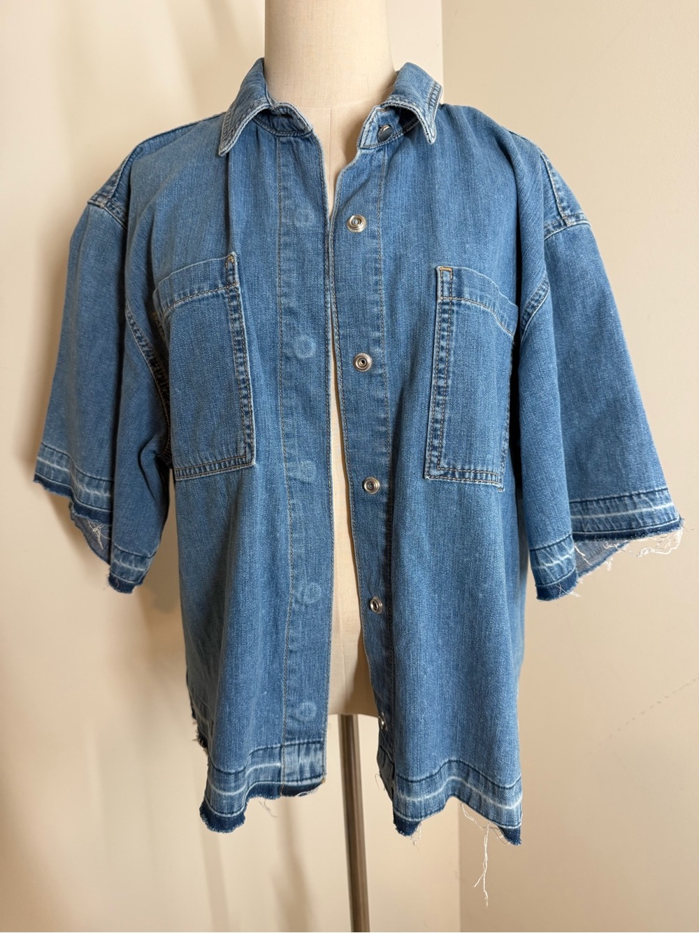 Anthropologie Pilcro Women’s Boxy Buttondown (Snaps) - SZ L- Blue Denim Shirt - Picture 12 of 14